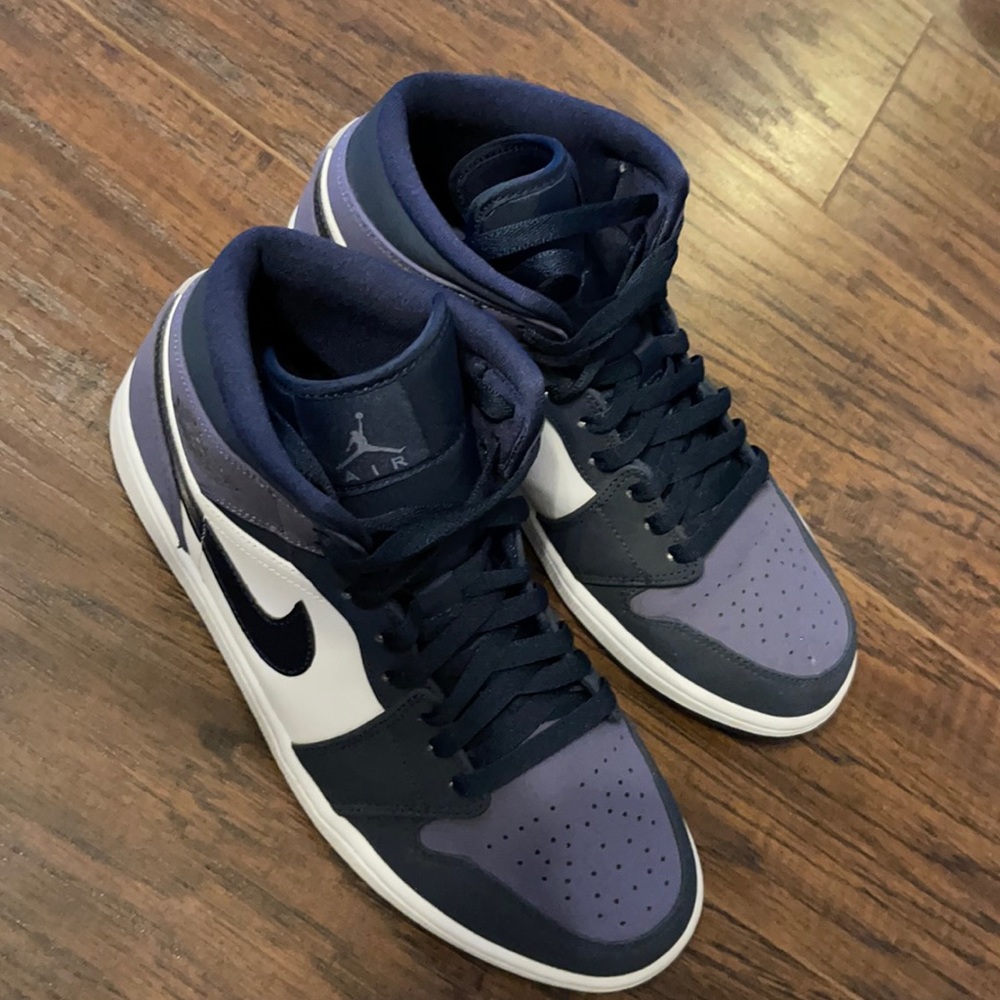Air Jordan 1 MID